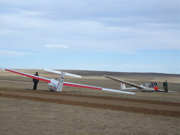 CSA Blanik L-23 and Grob G103